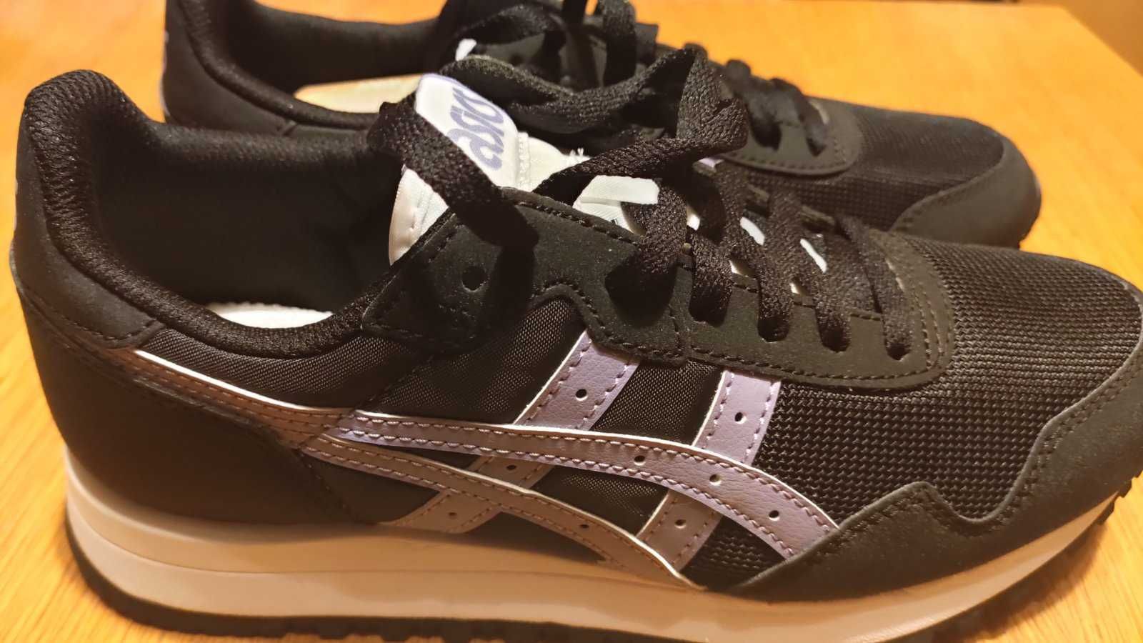 Нови маратонки ASICS