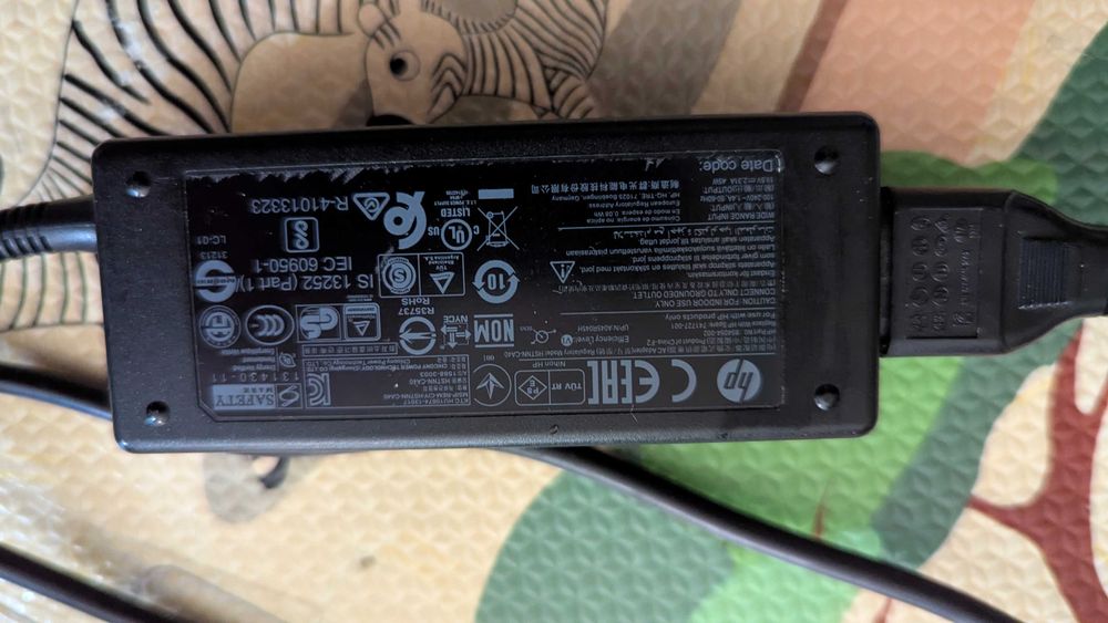 Зарядно за лаптоп HP ASUS Зарядно Адаптер Захранване