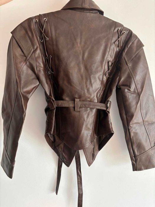 Кафяво кожено яке