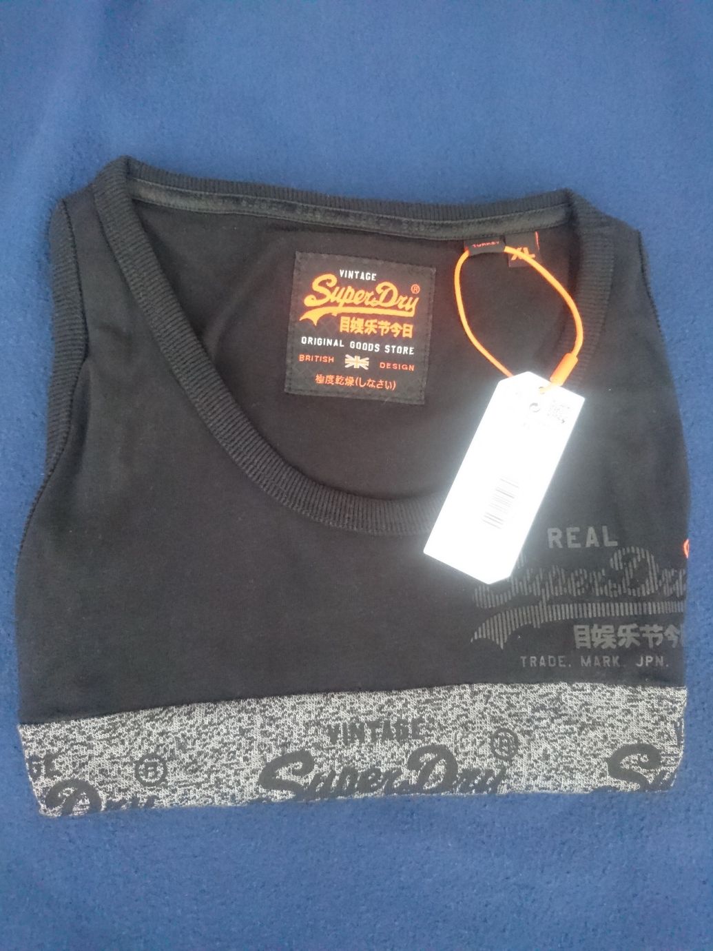 Оригинален потник Superdry - чисто нов XL