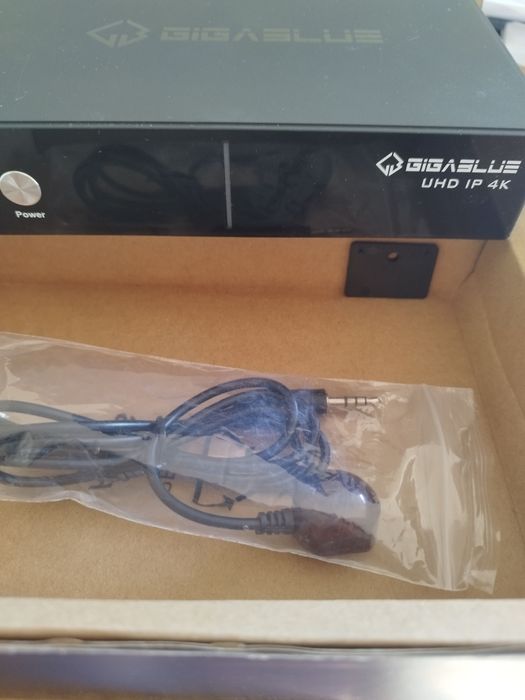 Сателитен Приемник GIGA BLUE UHD IP4K