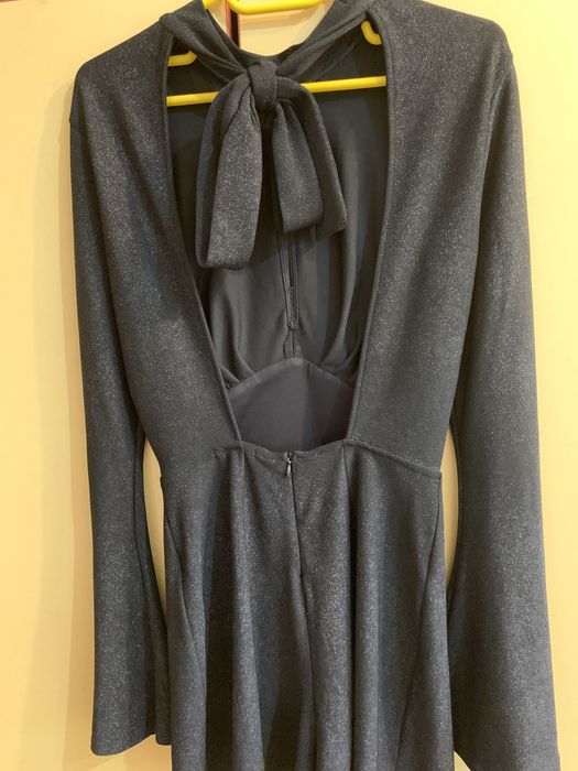 Salopeta ocazie scurta cu decupaj la spate