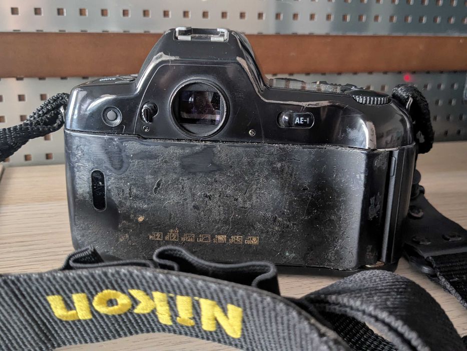 Лентов фотоапарат Nikon F90x