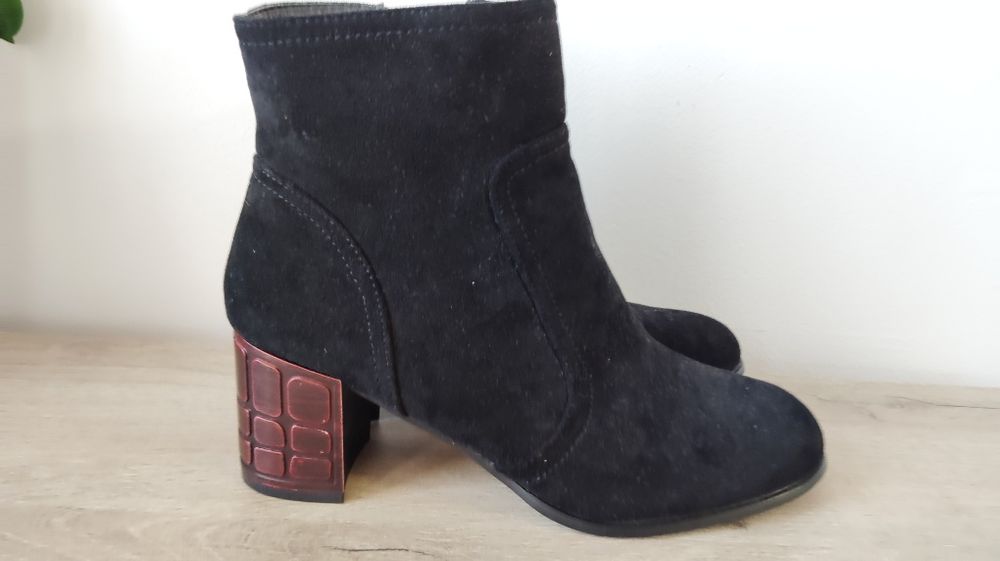 Елегантни черни боти Тенденз