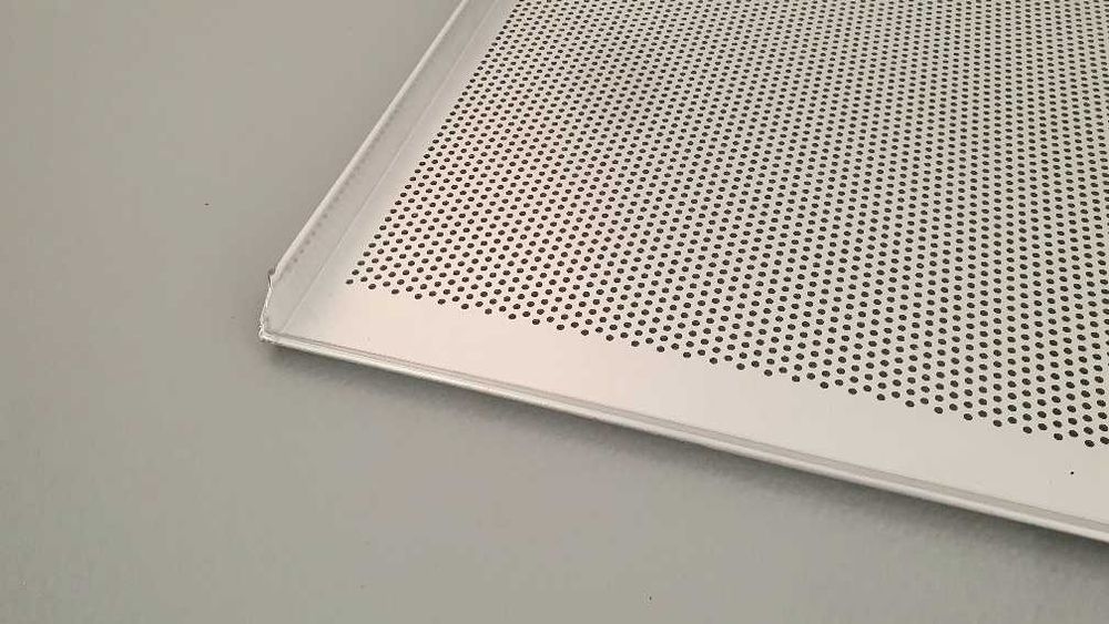 Carucior nou si 20 tavi perforate 58x78 cm patiserie