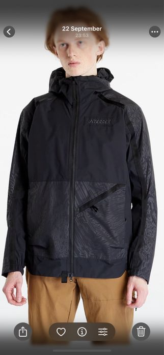 Чисто нови якета Originals, Terrex, Performance в размер XS