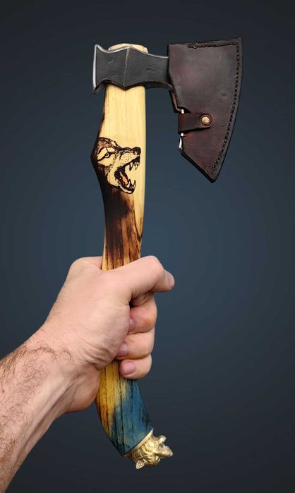 Ръчно изработена брадва вълк