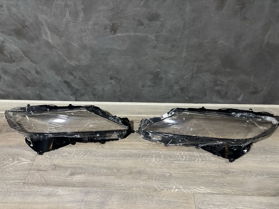 Стекла фар камри 70/75