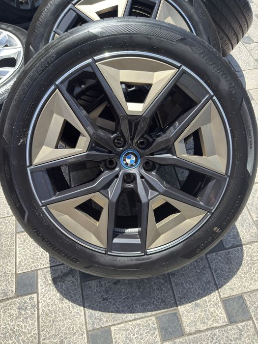 Bmw i5 zavod arginal diska baloni 245”45”19 hankok ideal obmenam bor