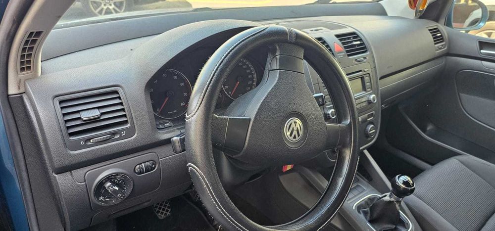 Vand URGENT VW GOLF 5 an 2005 stare buna de functionare 160000 km