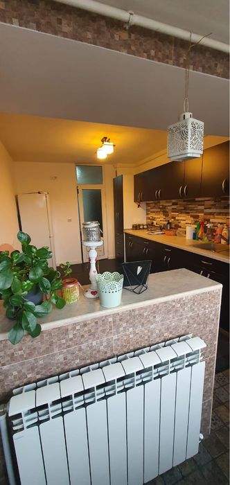 Proprietar, Inchiriez apartament 3 camere, calduros si primitor