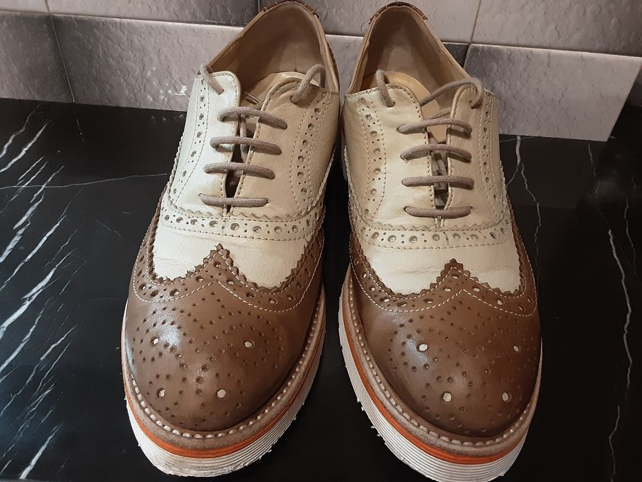 Дамски обувки по 17 и 20 лв