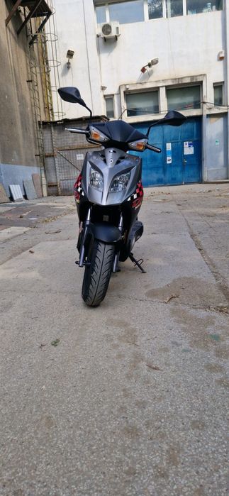 Vând scuter Kymco