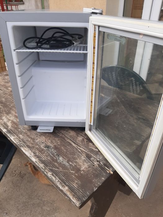 Мини хладилна витрина, мини бар