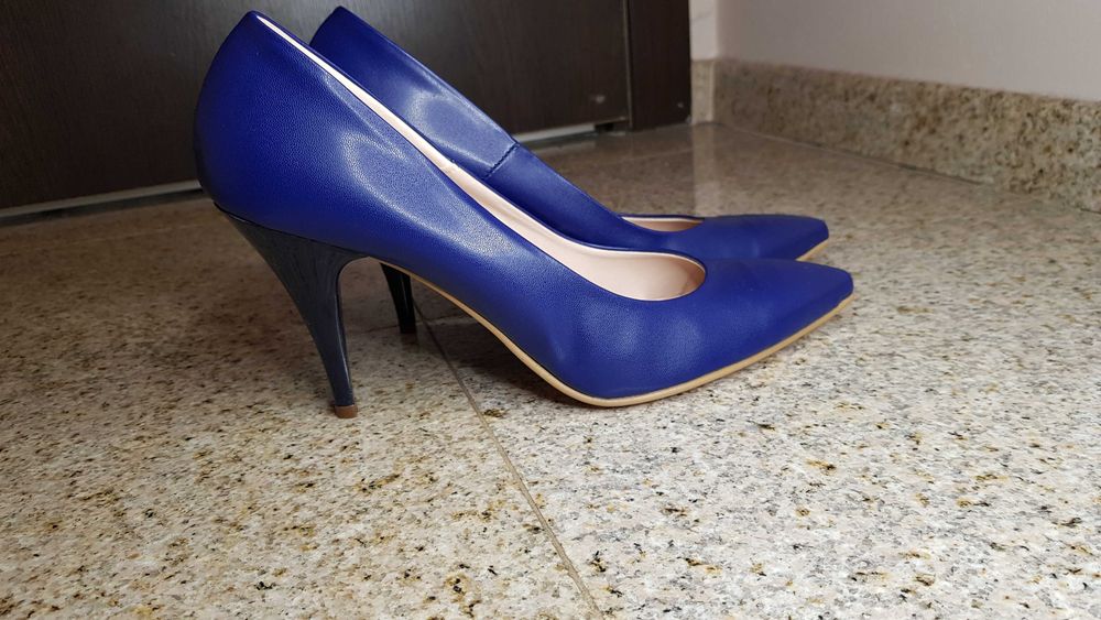 Обувки на ток от естествена кожа