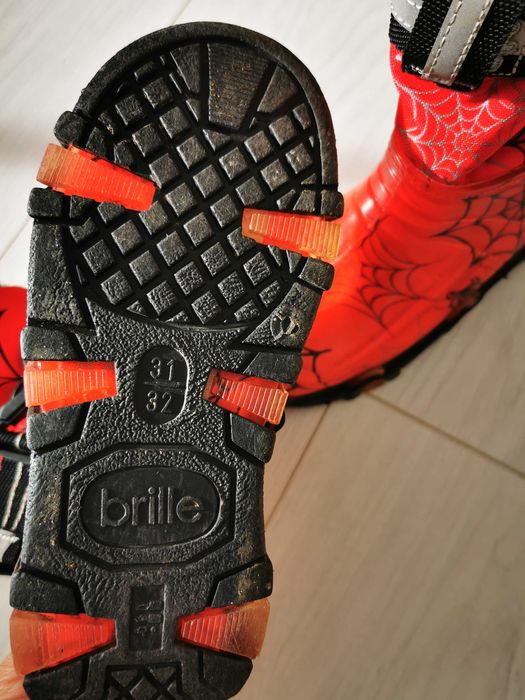 Зимни  обувки  за  момче