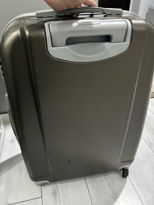 Продом чемоданы