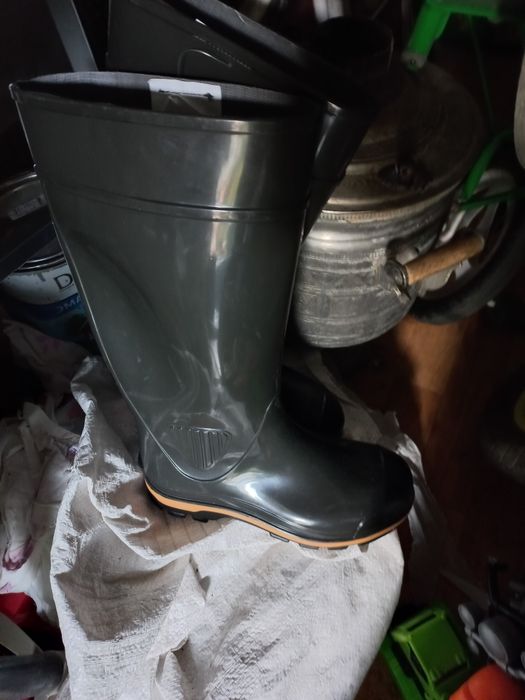 Сапоги продам размер 39