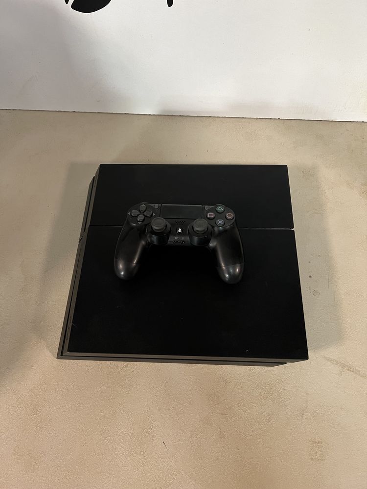 Sony PlayStation 4 PS4