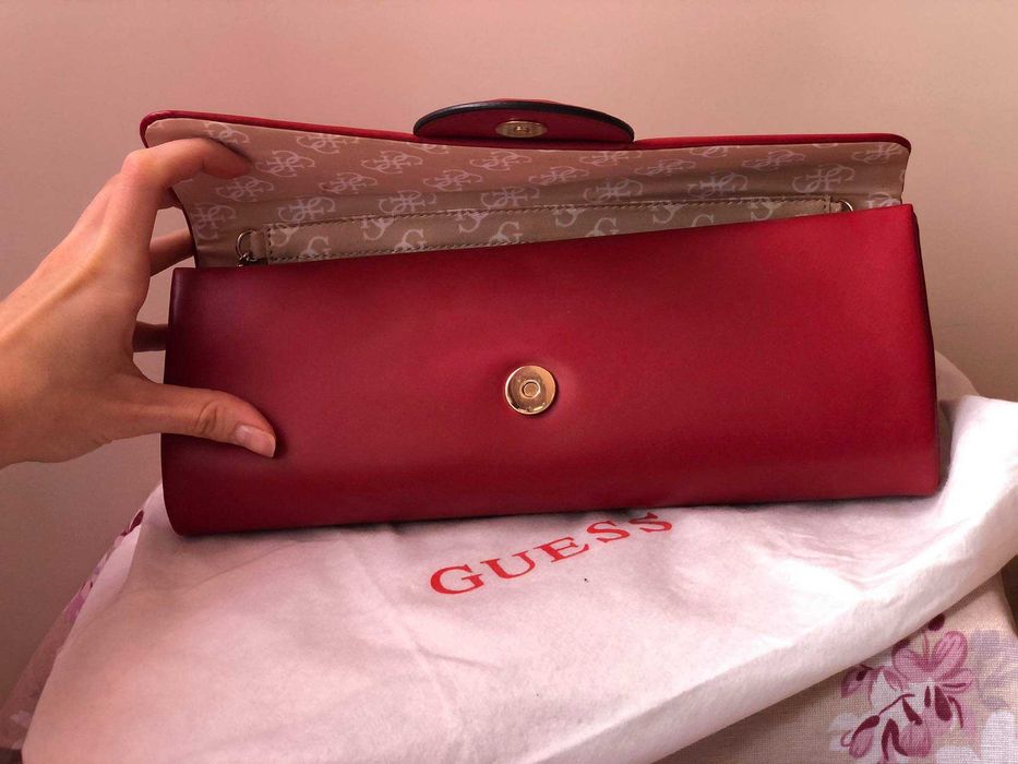 Оригинална чанта Guess