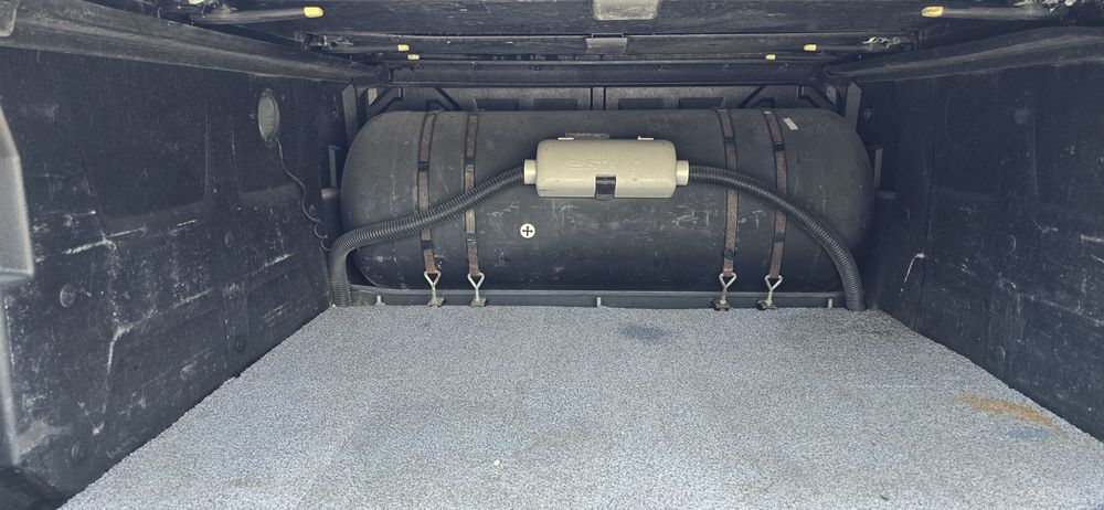 Vând sau schimb Chevrolet Avalanche  autoutilitara cu gaz