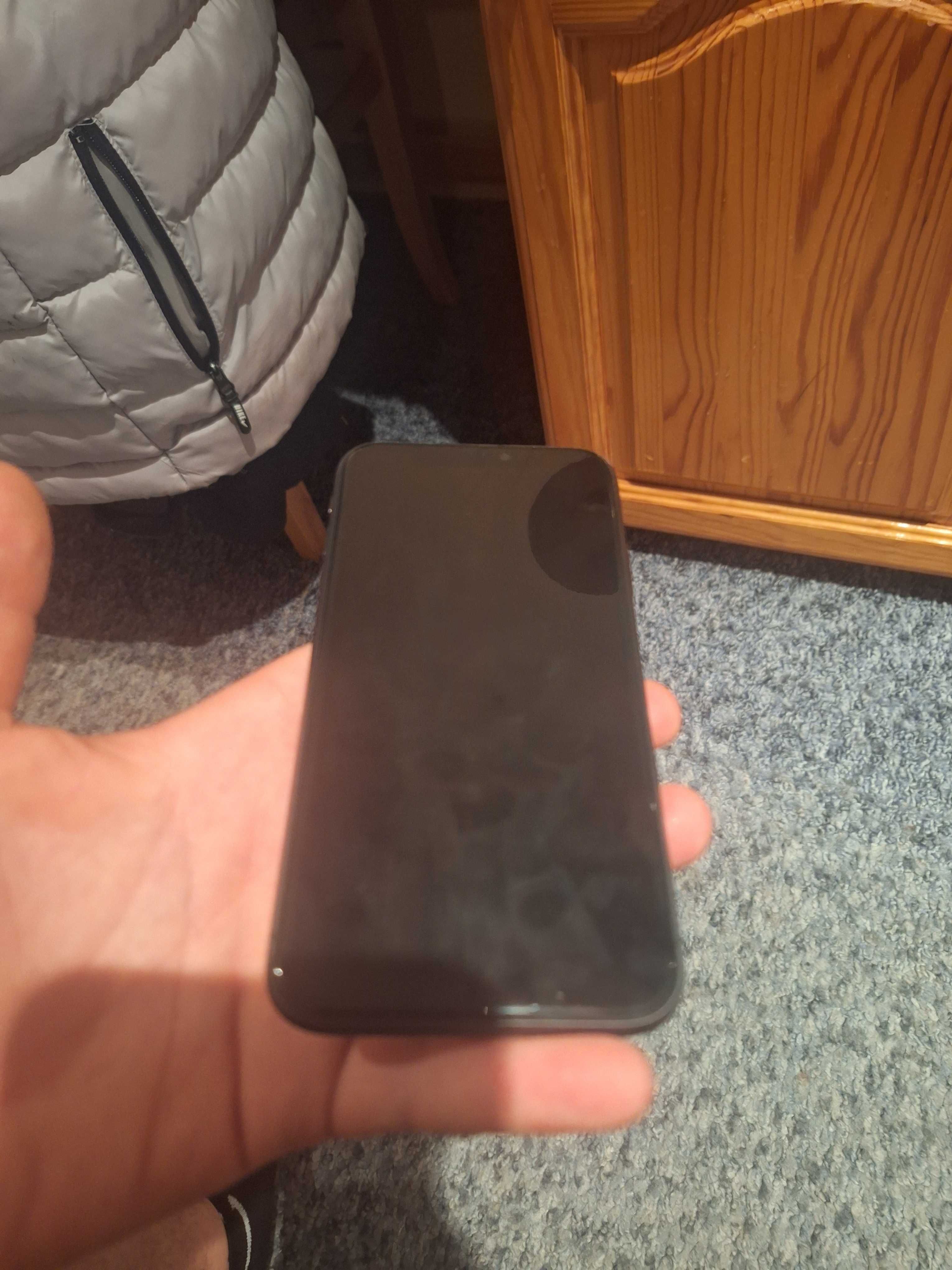 Iphone 11 128gb 73% battery health