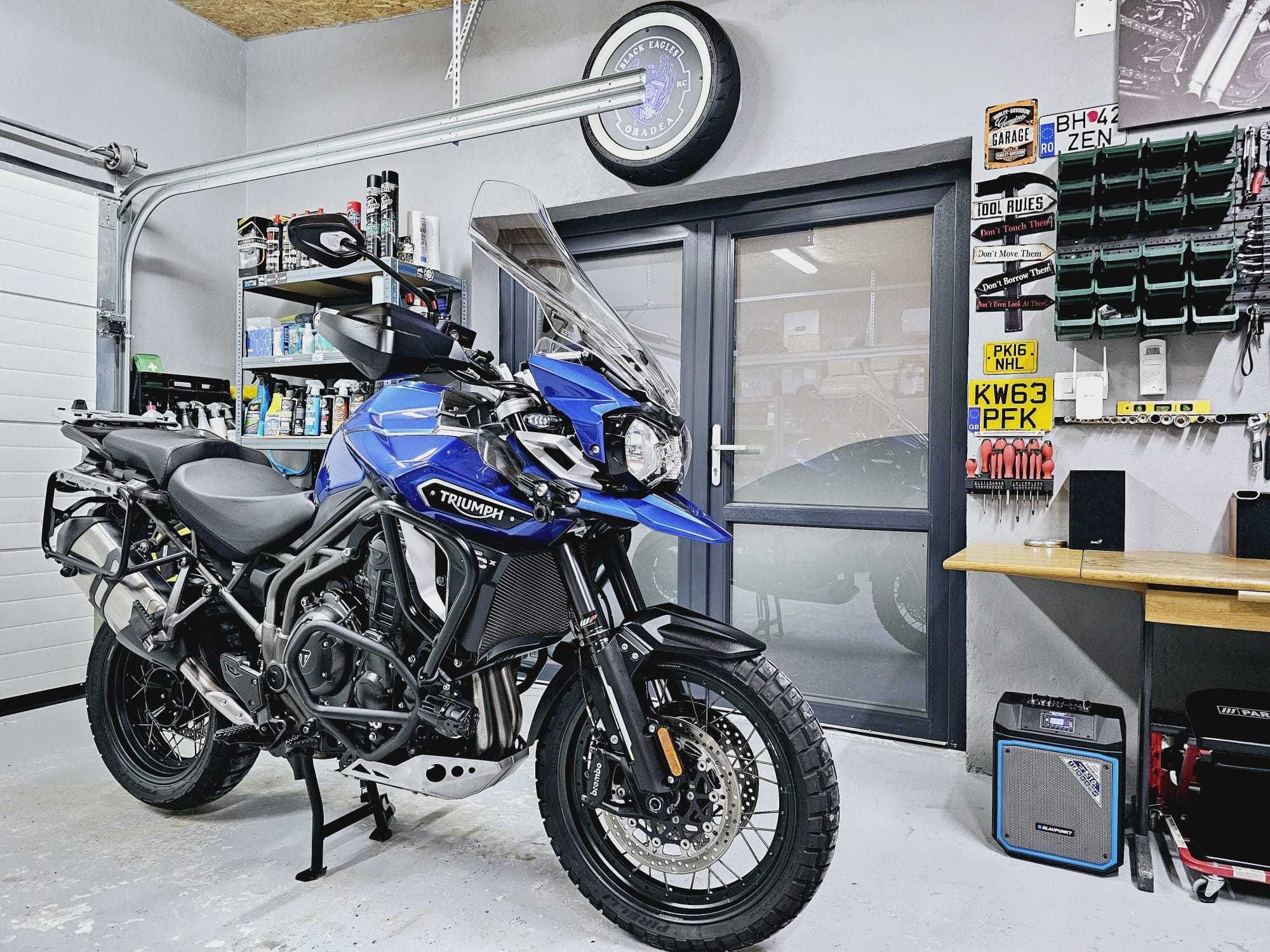 Triumph Tiger 1200 Explorer XCX 2016  ( Nu BMW GS 1250 , 1200 , 1300 )