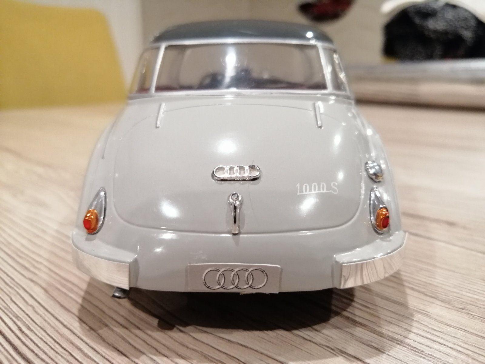Колекционерска количка 1:18
