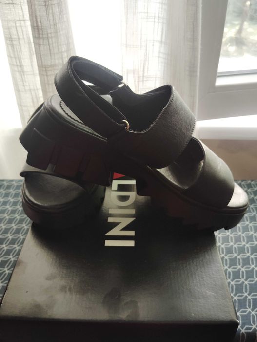 Обувки на фирма Galdini