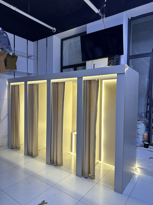 Razdevalka kiyim dukoni uchun