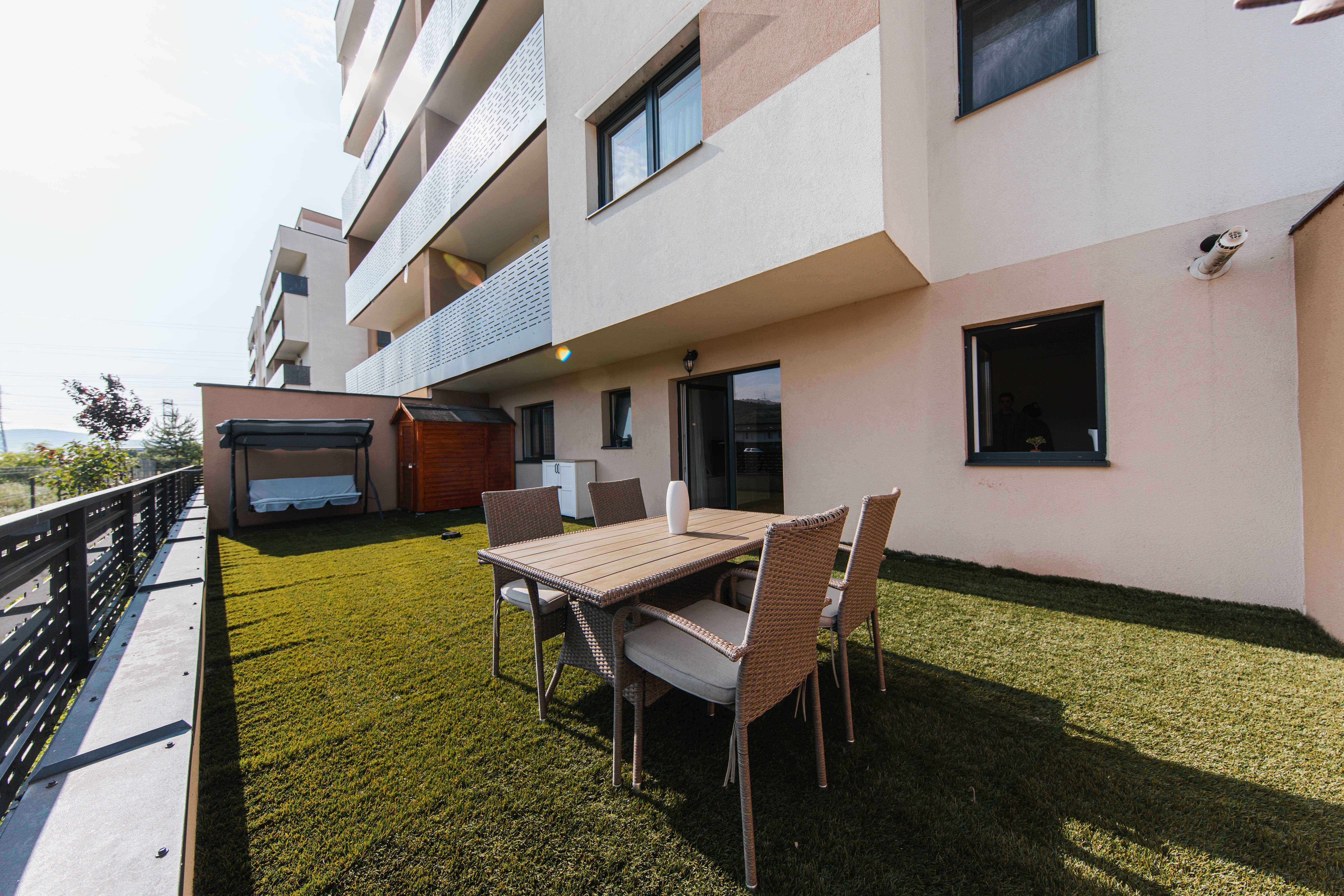 Apartament cochet cu terasă de 50mp in zona Terra
