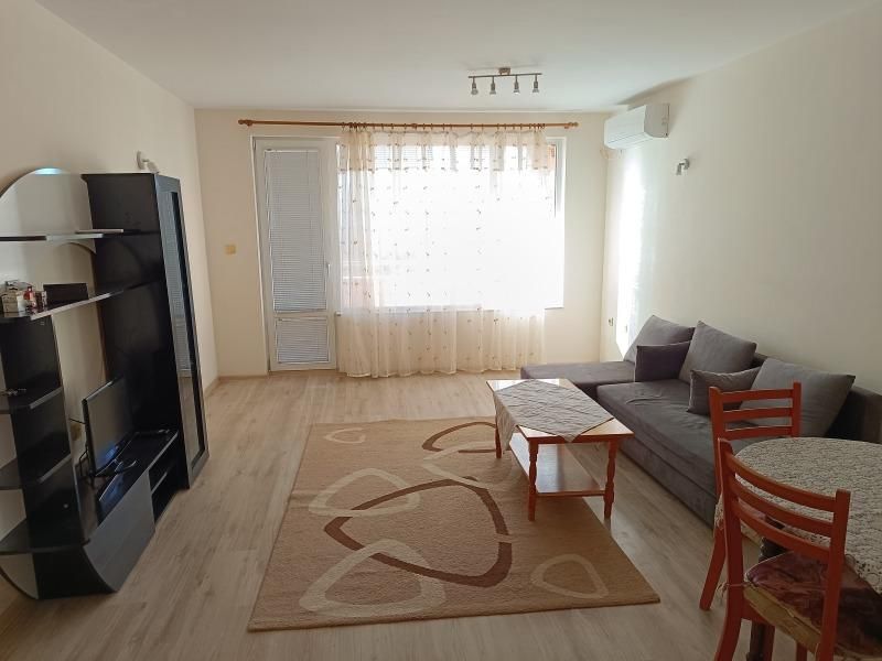 Дава се под наем Двустаен апартамент в Пловдив, Гагарин - 73 кв.м за 325 € - Снимка #1