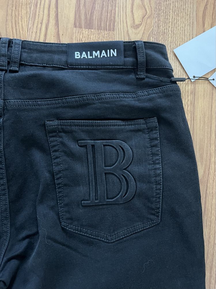 Дънки Balmain.