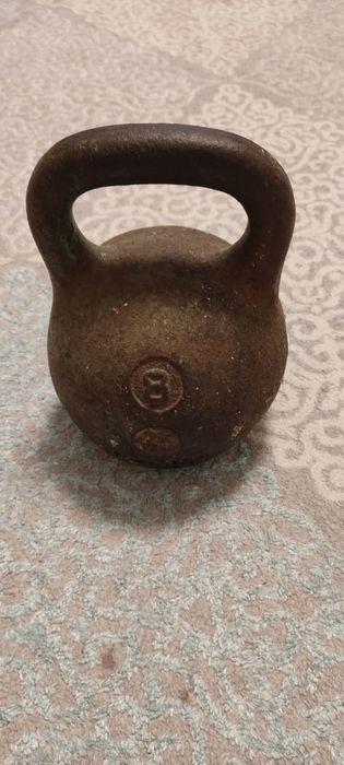 Продается гиря 8 кг