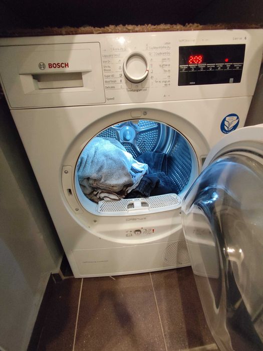 Продавам сушилня bosch