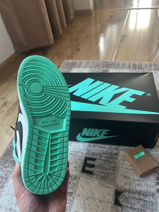 Jordan 1 High Green Glow