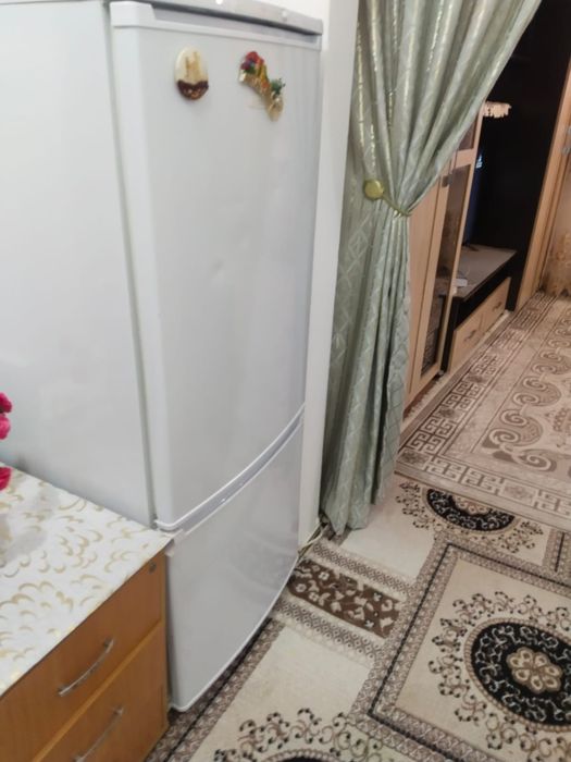 Холодильник  двухкамерный  бу