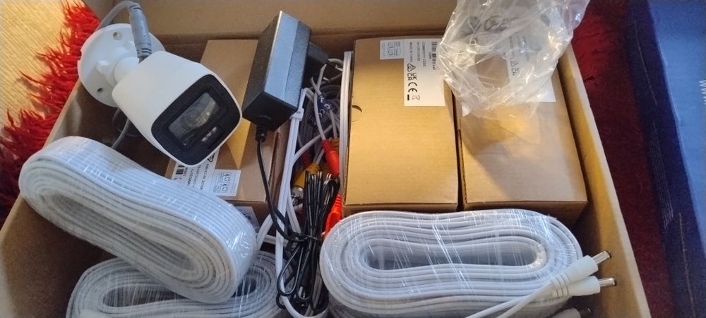 ANNKE DVR/NVR DW81KD 8 канален 2TB(toshiba)+4бр. 5MP камери