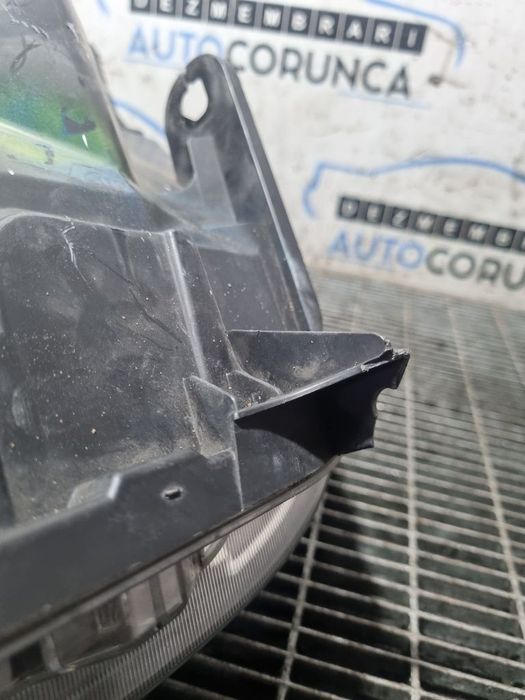 Far Stanga Nissan Qashqai Facelift 2010 - 2013 SUV 4 Usi (1217) Cu lupă Cleme rupte ...