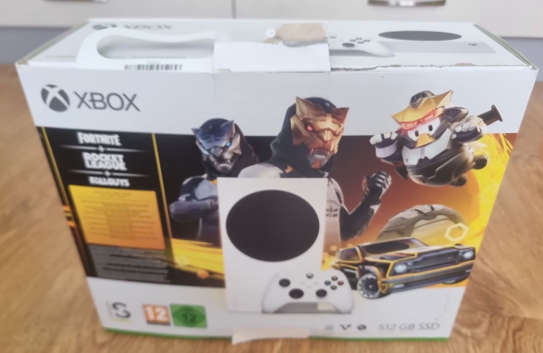 Продавам Конзола Microsoft Xbox Series S 512GB GILDED HUNTER BUNDLE