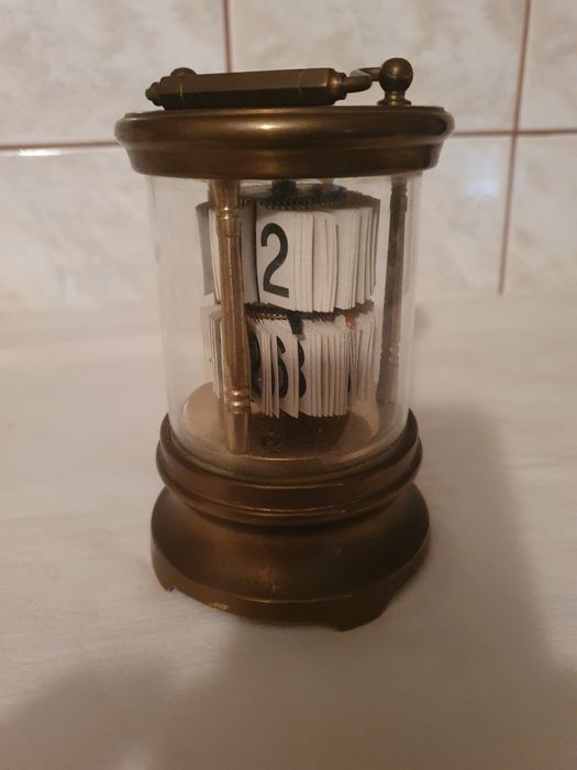 Ceas de Birou tip Calendar