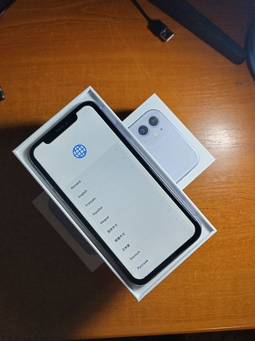 Vand\Schimb  iPhone 11 – 64GB – Neverlocked – Stare excelentă!