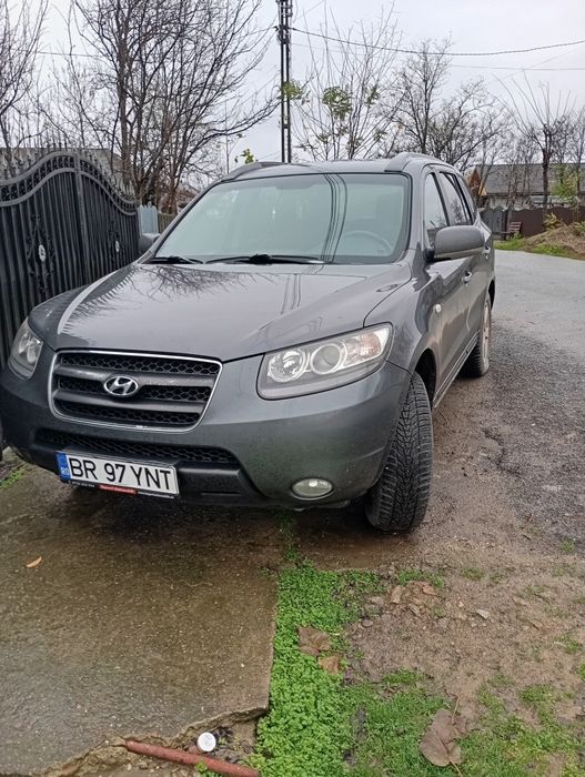 vând Hyundai santa Fe impecabil accept orice test detalii in privat