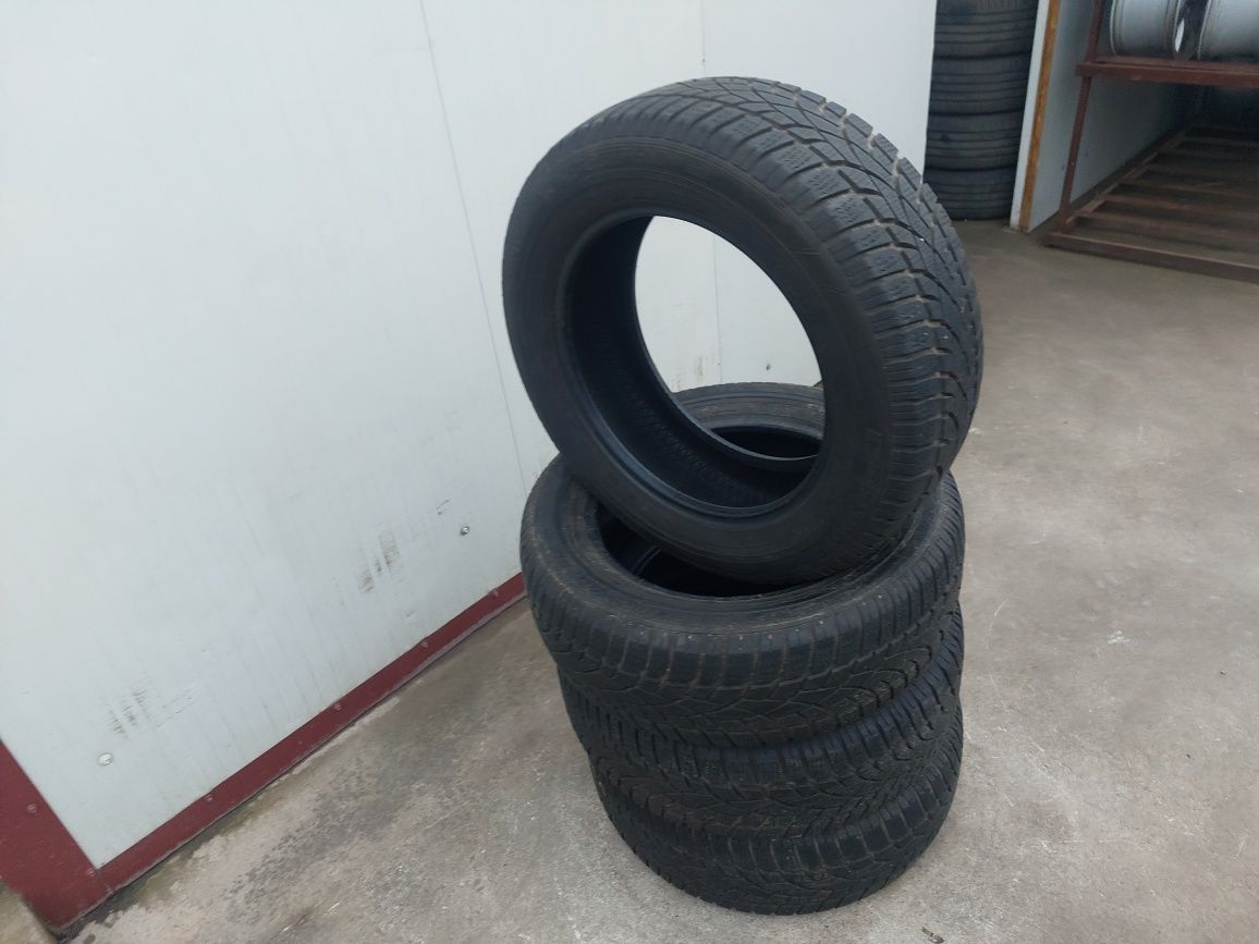 125 lei bucata! Set anvelope M+S/IARNA 205 60 16 Dunlop! 7 mm