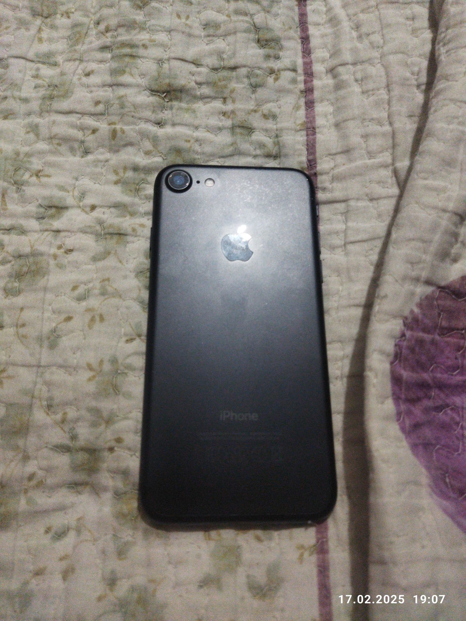 iPhone 7 32gb  .