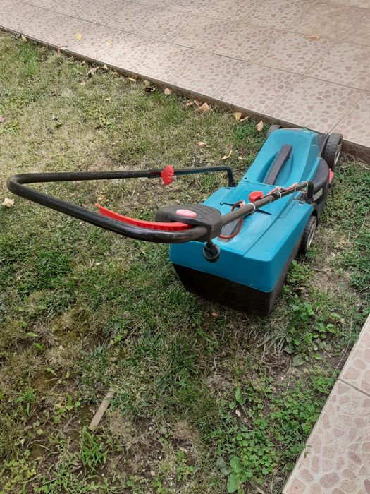 Продавам ел. Косачка Бош Rotak 32 .