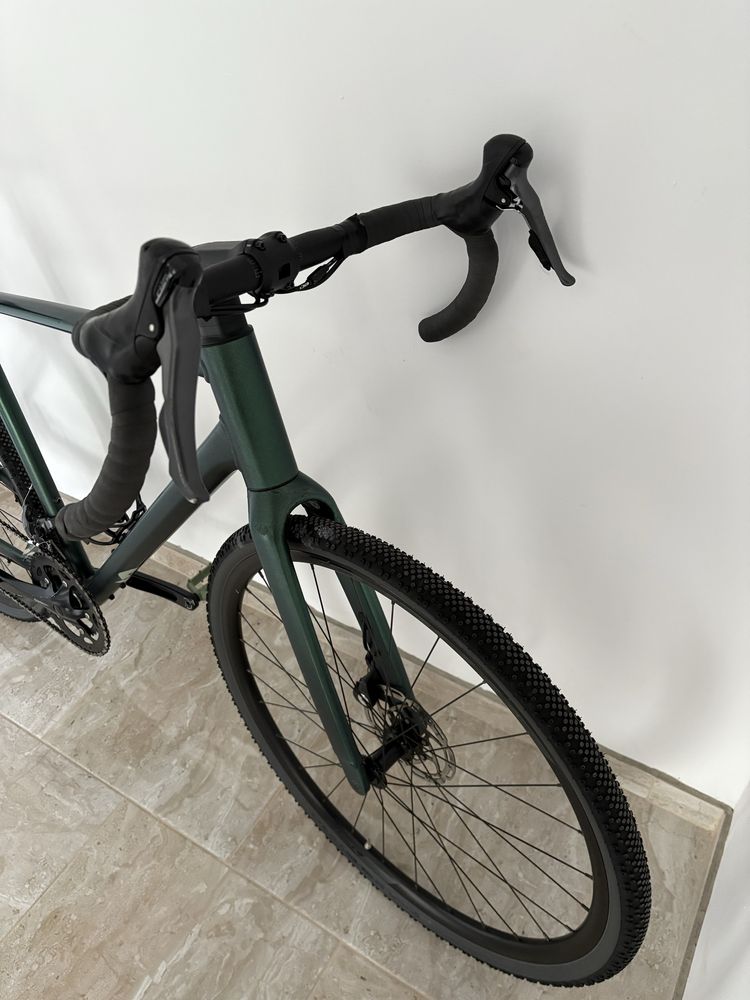 Scott Gravel Speedster 50 ( nu cube , trek , canondale )