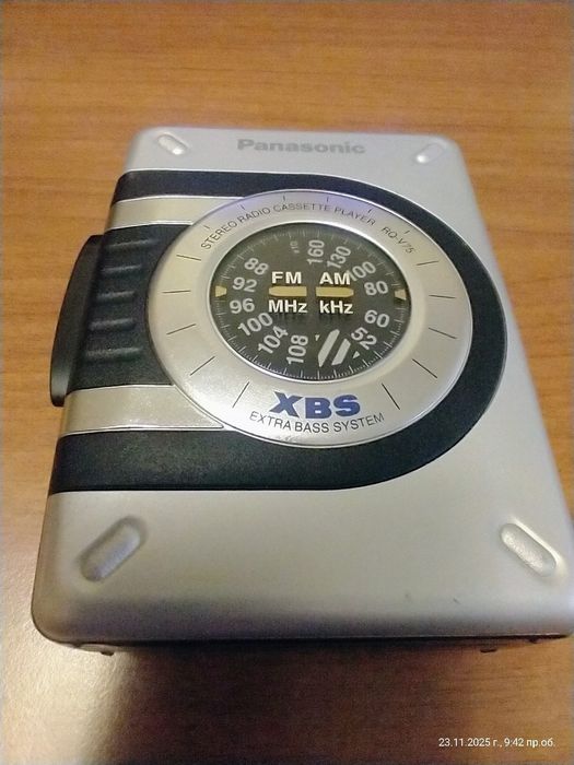 Музикален касетен плеър (уокмен) с вградено AM/FM радио