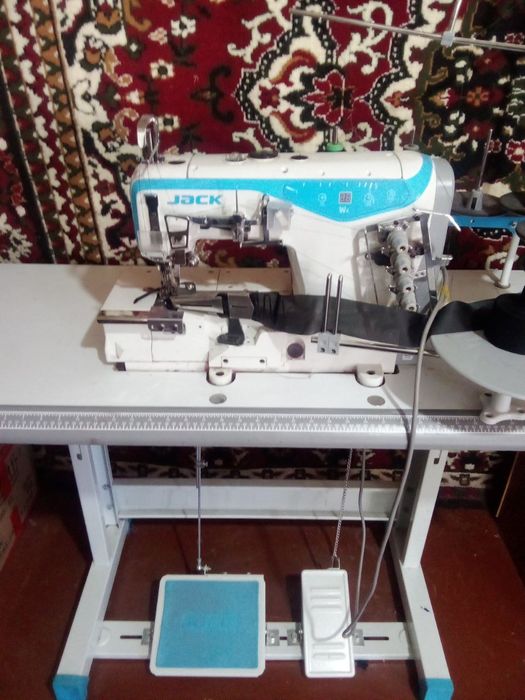 Tikuv mashinasi sotiladi