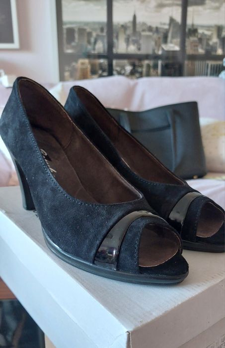 Елегантни обувки естествен велур